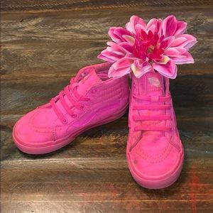 Kids hot pink vans